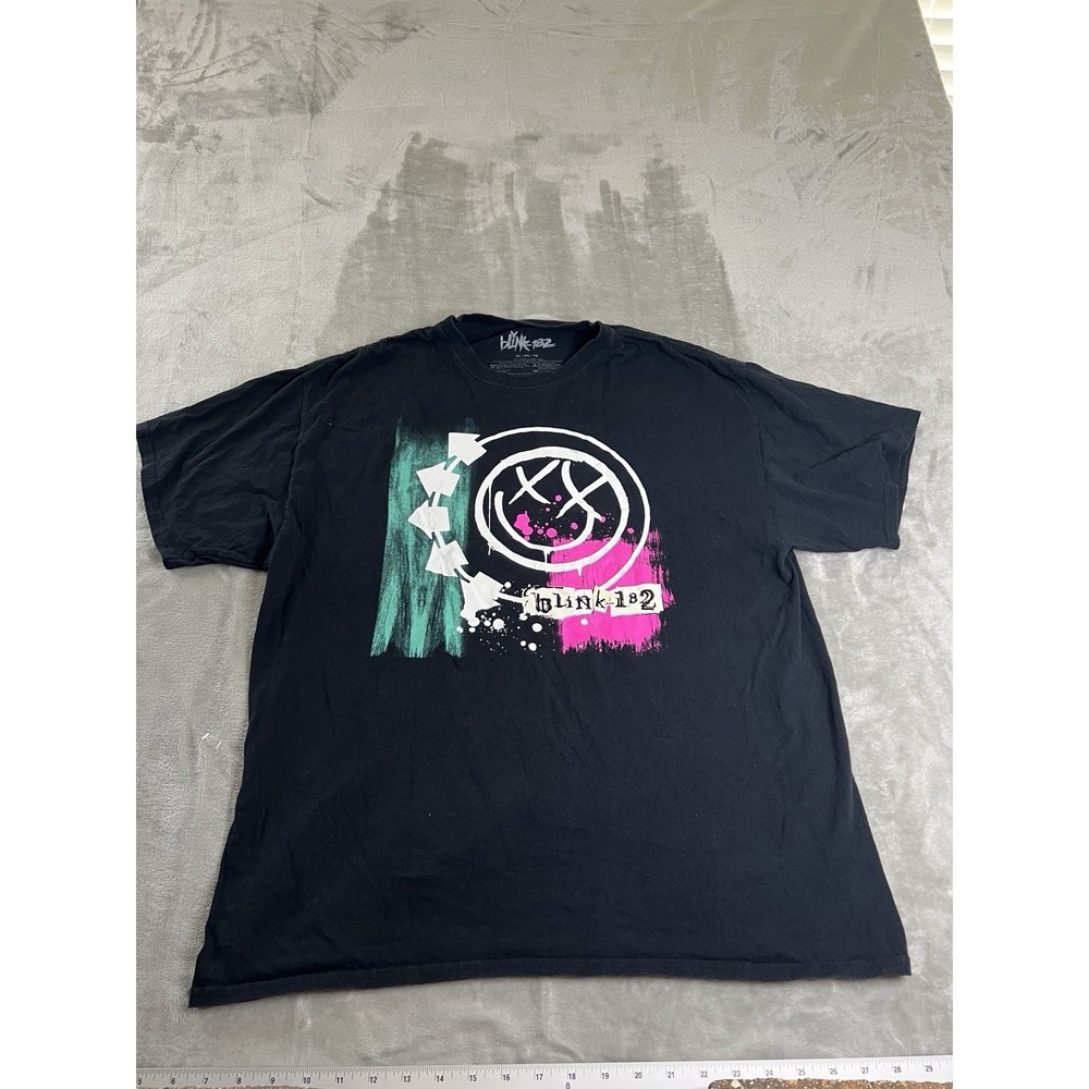 Blink-182 Mens Shirt XL Black Punk Rock Tee Short Sleeve